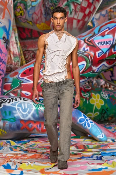 Look 76